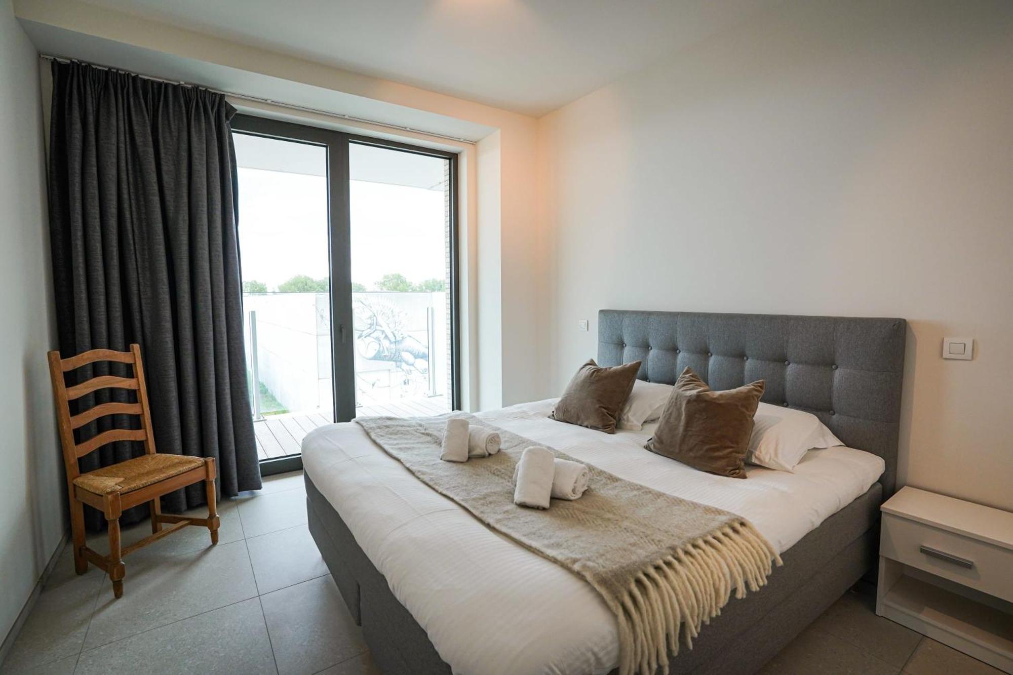 Huswell - Beautiful Apartment With Communal Pool And Gym Остенде Экстерьер фото
